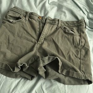 Universal thread green cottagecore shorts
